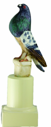 3214 Pigeon fowl and falconry Trophie